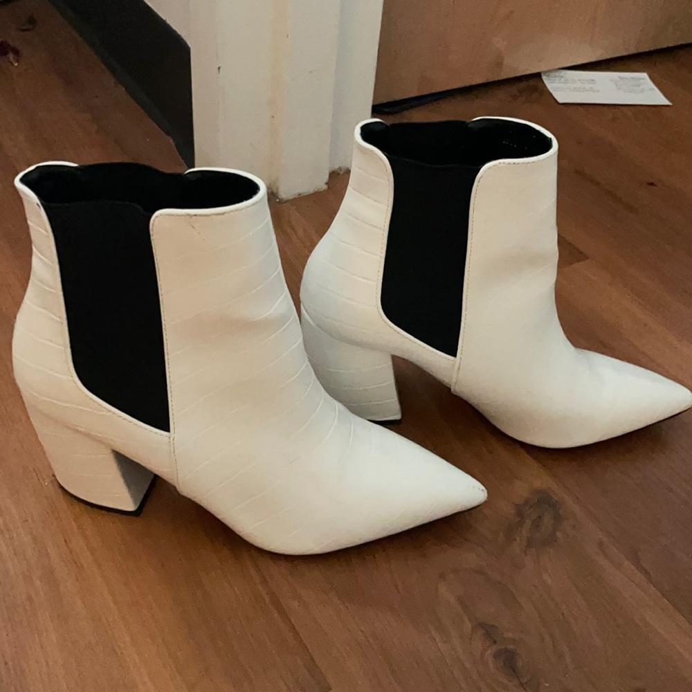 Black and white Chelsea boot